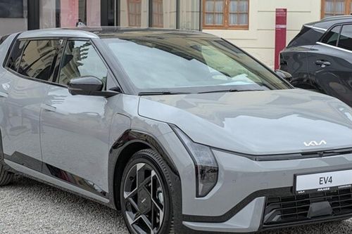 KIA EV4: Đánh giá nhanh và chiến dịch Petrol Scent mới