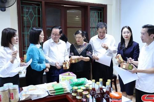 Chấm điểm bình chọn sản phẩm công nghiệp nông thôn tiêu biểu tỉnh Sơn La năm 2025