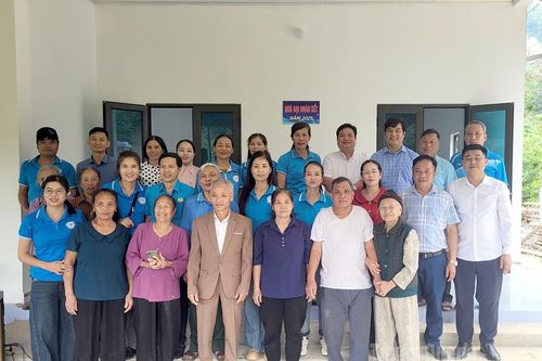 Khánh thành nhà Đại đoàn kết cho hộ nghèo ở Tân Thanh