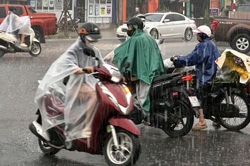 Sáng sớm 27 đến 29/10, tại TP. Huế có mưa to, mưa rất to, vùng núi có nơi mưa đặc biệt to