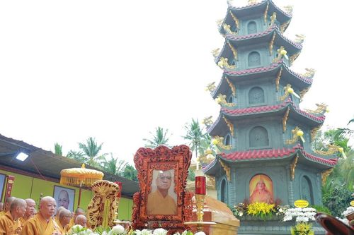 Cung thỉnh kim quan Hòa thượng Thích Thiện Tánh về ngôi chùa nơi ngài xuất gia tu học ở quê nhà