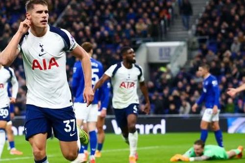 Van de Ven lập cú đúp, Tottenham thắng dễ dàng Everton