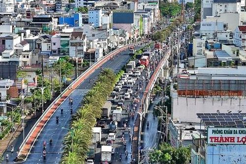 Cà Mau: Triều cường dâng cao bất ngờ, phương tiện di chuyển khó khăn