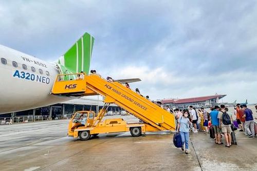 Khách bay tăng gần 5 lần, hàng không Việt bứt tốc ngoạn mục