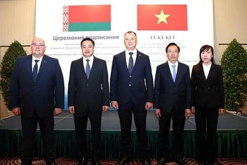 Công an TP Hồ Chí Minh và Sở Nội vụ tỉnh Brest (Belarus) ký kết Bản ghi nhớ hợp tác