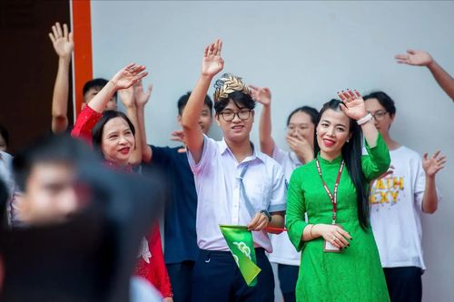 Trường THPT Chuyên Hà Nội - Amsterdam vinh danh Quán quân Olympia