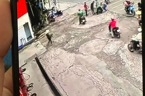 Vụ người đàn ông chạy xe ba gác tử vong sau vụ ẩu đả ở TP.HCM: Camera tiết lộ hiện trường