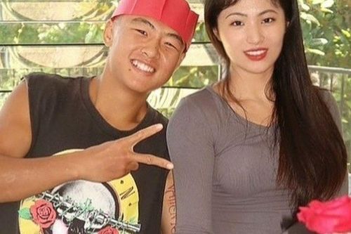 'Tôi không xứng đáng làm chồng cô ấy': Võ sĩ trẻ bật khóc tuyên bố ly hôn vợ vì lý do không ai ngờ