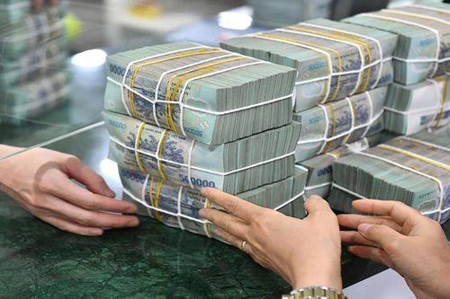 Thu nhập bình quân nhân viên nhiều ngân hàng trên 40 triệu đồng/tháng