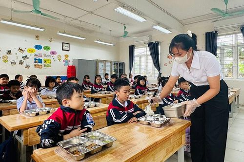 Hà Nội thí điểm mô hình cung cấp suất ăn bán trú:Bảo đảm an toàn, chất lượng, chuyên nghiệp
