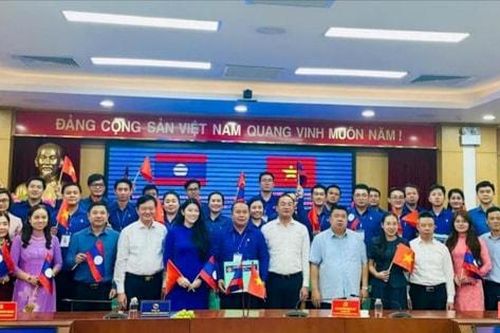 Góp phần thắt chặt tình hữu nghị Việt - Lào