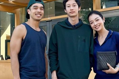 Con trai Jennifer Phạm được mẹ và cậu đưa đi chọn trường Đại học ở Mỹ