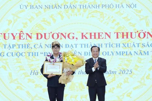 Hà Nội khen thưởng Quán quân Olympia 2025 Trần Bùi Bảo Khánh
