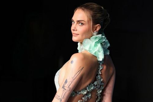 Sự cố rách váy của Cara Delevigne