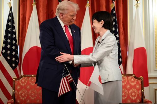 Tổng thống Trump tuyên bố sẵn sàng giúp Nhật Bản 'bất cứ điều gì'