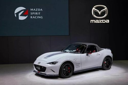 Hơn 9.500 người tranh 200 suất mua xe thể thao Mazda