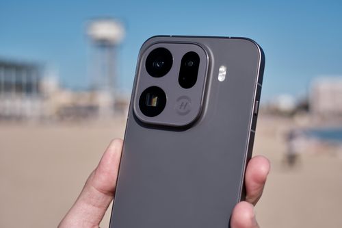 Oppo ra mắt Find X9 Pro với pin 7.500 mAh