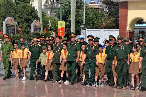 'Trên mặt trận mới' - Khi người lính bước tiếp trong thời bình
