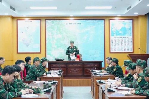 Đà Nẵng 42 địa phương ngập lụt, Quân khu 5 họp trong đêm