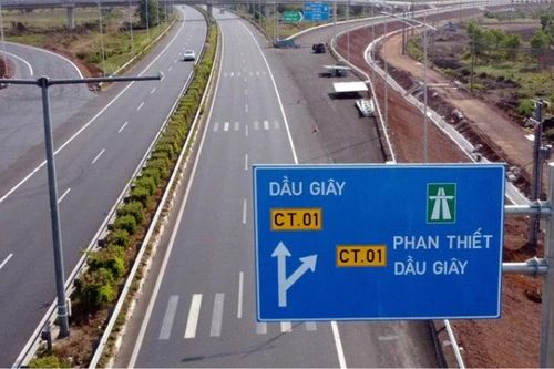 Xe tải nặng, xe khách lớn bị cấm đi làn trong cao tốc Phan Thiết-Dầu Giây