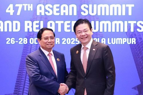 Thủ tướng Phạm Minh Chính gặp thường niên lần thứ 2 với Thủ tướng Singapore Lawrence Wong