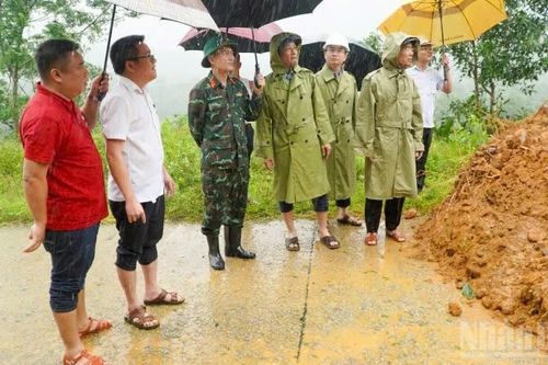Kiểm tra thực tế công tác ứng phó với thiên tai, sạt lở tại xã Sơn Cẩm Hà
