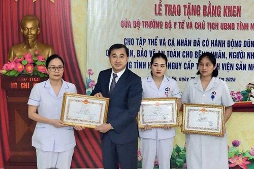 Bộ Y tế tặng trao tặng Bằng khen cho tập thể, cá nhân sau vụ việc tại Bệnh viện Sản Nhi Nghệ An