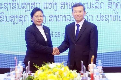 Chánh án Tòa án nhân dân tối cao Việt Nam và Lào hội đàm song phương