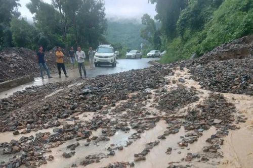 Khánh Hòa: Đèo Khánh Sơn sạt lở khoảng 500m