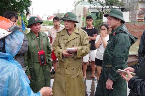 Tư lệnh Quân khu 5 kiểm tra công tác ứng phó mưa lũ tại Đà Nẵng