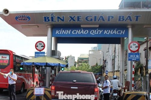 Bến xe ở Hà Nội đang cho phương tiện vào đón trả khách thế nào?