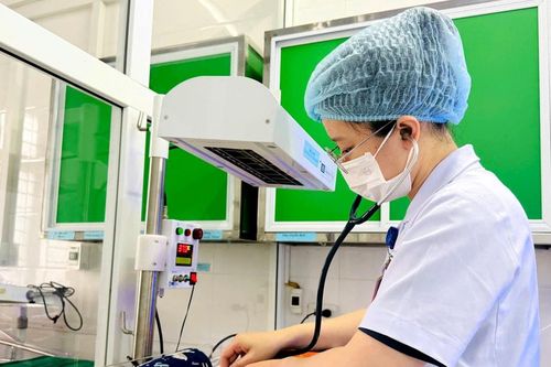 Bệnh viện Đa khoa Thành phố Vinh thông báo tìm người thân của bé sơ sinh bị bỏ rơi