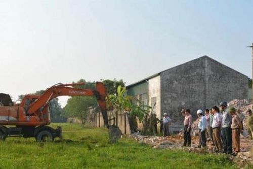 Mượn đất xây nhà, khi bị đòi lại có được bồi thường không?