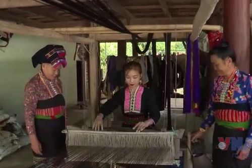 Gìn giữ bản sắc văn hóa dân tộc Lào ở Điện Biên