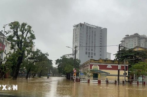 Huế: Mưa lũ làm 1 người chết, 1 người mất tích, 35.000 ngôi nhà bị ngập lụt