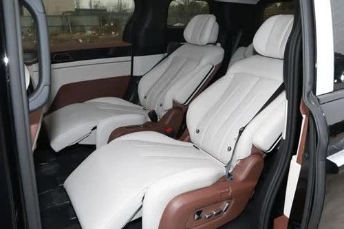 MPV hạng sang dùng động cơ PHEV, giá gần 1 tỷ đồng, so kè với Toyota Alphard