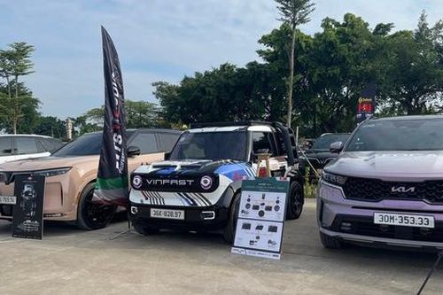 Chủ xe chi tiền tỷ để nâng cấp âm thanh ô tô