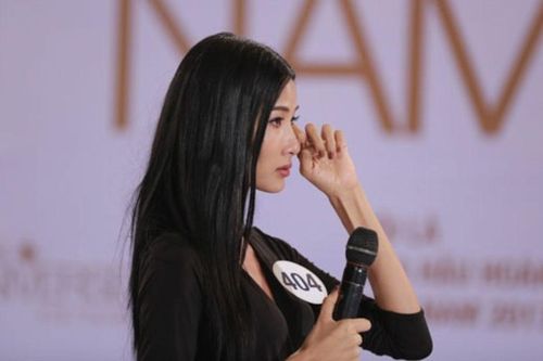 Nữ người mẫu Vbiz nói thẳng về Hoàng Thùy, ảnh chụp màn hình tin nhắn mới gây sốc