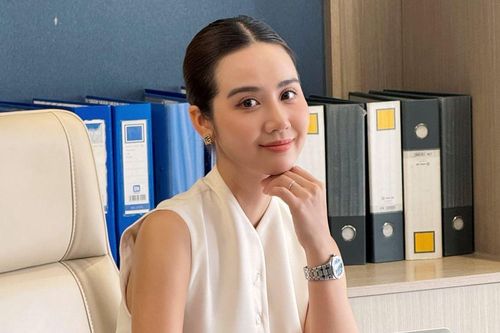 Đồng hồ tiền tỷ của Huyền Lizzie gây chú ý