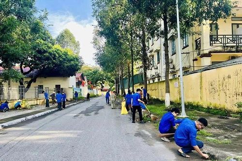 Ngày chủ nhật xanh thêm xanh - sạch - đẹp khu dân cư