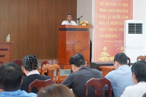 Gần 100 cán bộ, công chức, viên chức được bồi dưỡng kiến thức dân tộc