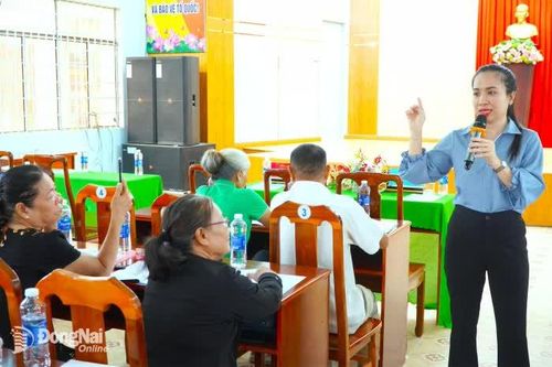 Tuyên truyền pháp luật về hộ tịch, quốc tịch cho người dân phường Trảng Dài