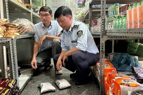 Thu giữ hàng chục ký cà phê giả ở phường Ayun Pa