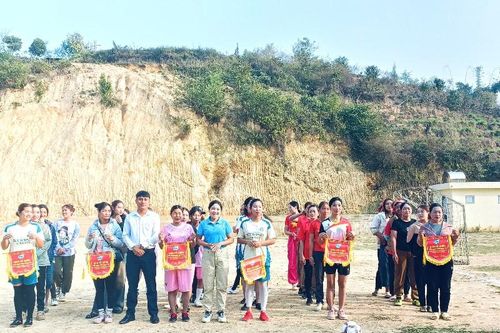Tích cực hưởng ứng, tham gia các cuộc vận động, phong trào thi đua