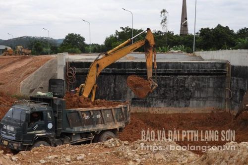 Khơi thông nút giao cao tốc