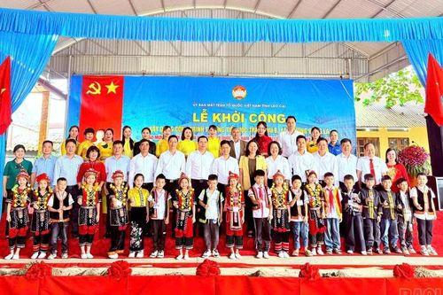Ủy ban Mặt trận Tổ quốc tỉnh khởi công xây dựng công trình Trường Tiểu học Trần Phú B, xã Thượng Bằng La
