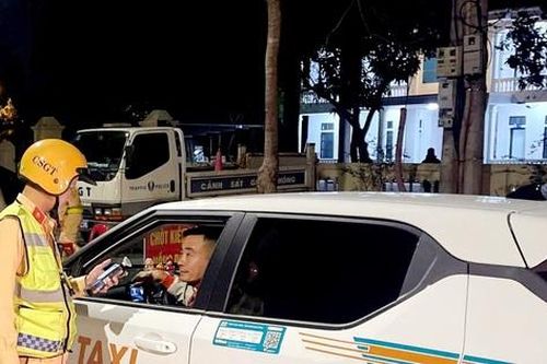 Hà Tĩnh: Bảo đảm ATGT trong kinh doanh vận tải là nhiệm vụ cấp bách
