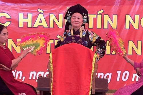 Lễ khai mạc Giao lưu Thực hành Tín ngưỡng Thờ Mẫu tại Phủ Suối Linh Từ - Thanh Hóa 2025: Lan tỏa di sản tâm linh Việt