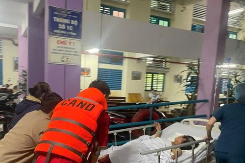 Nước tràn vào Bệnh viện Trung ương Huế: Đảm bảo an toàn tuyệt đối cho bệnh nhân