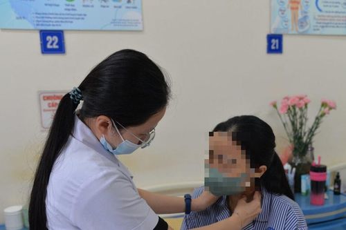 Người phụ nữ 26 tuổi mắc căn bệnh hiếm gặp trên thế giới - tuyến giáp thể đột biến gen beta